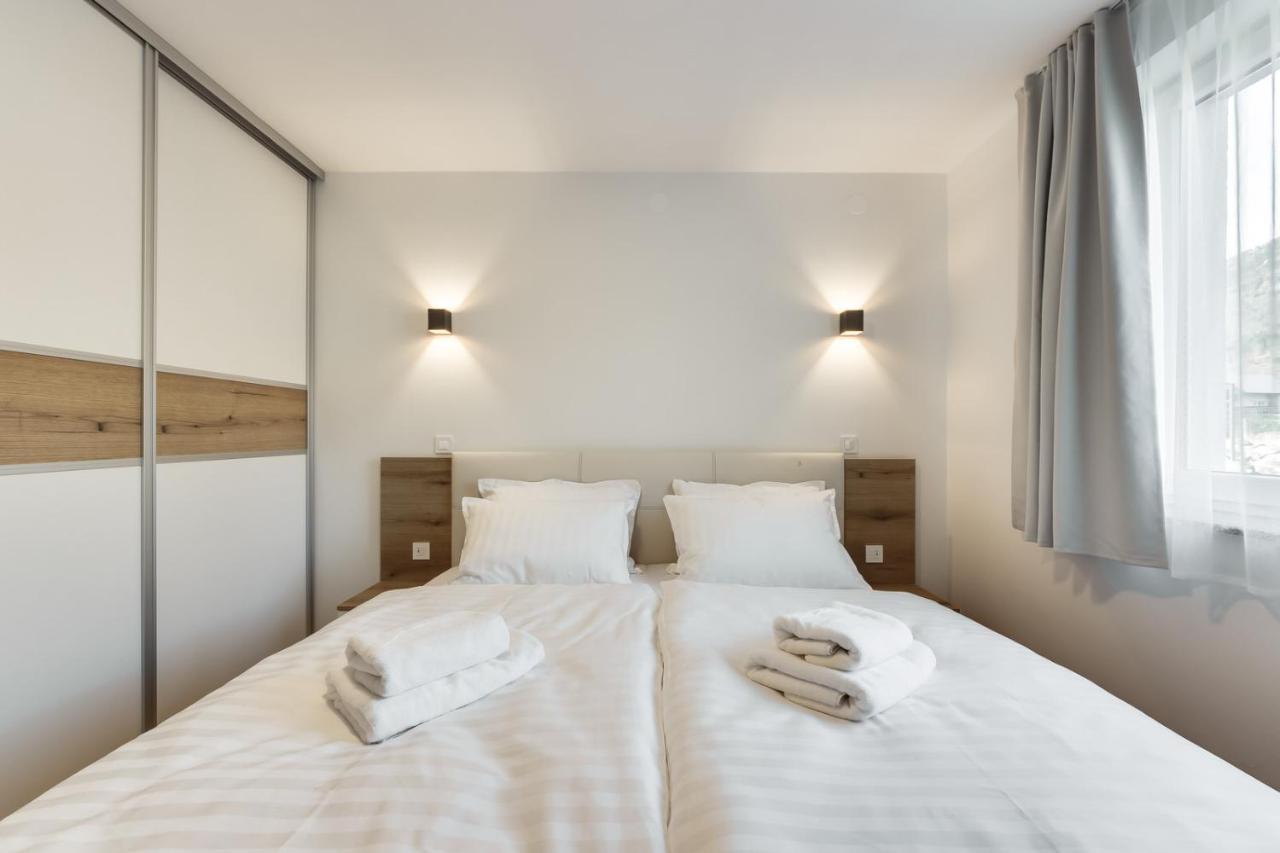 Chic Apartments With Balcony And Spa In Mojstrana Eksteriør billede