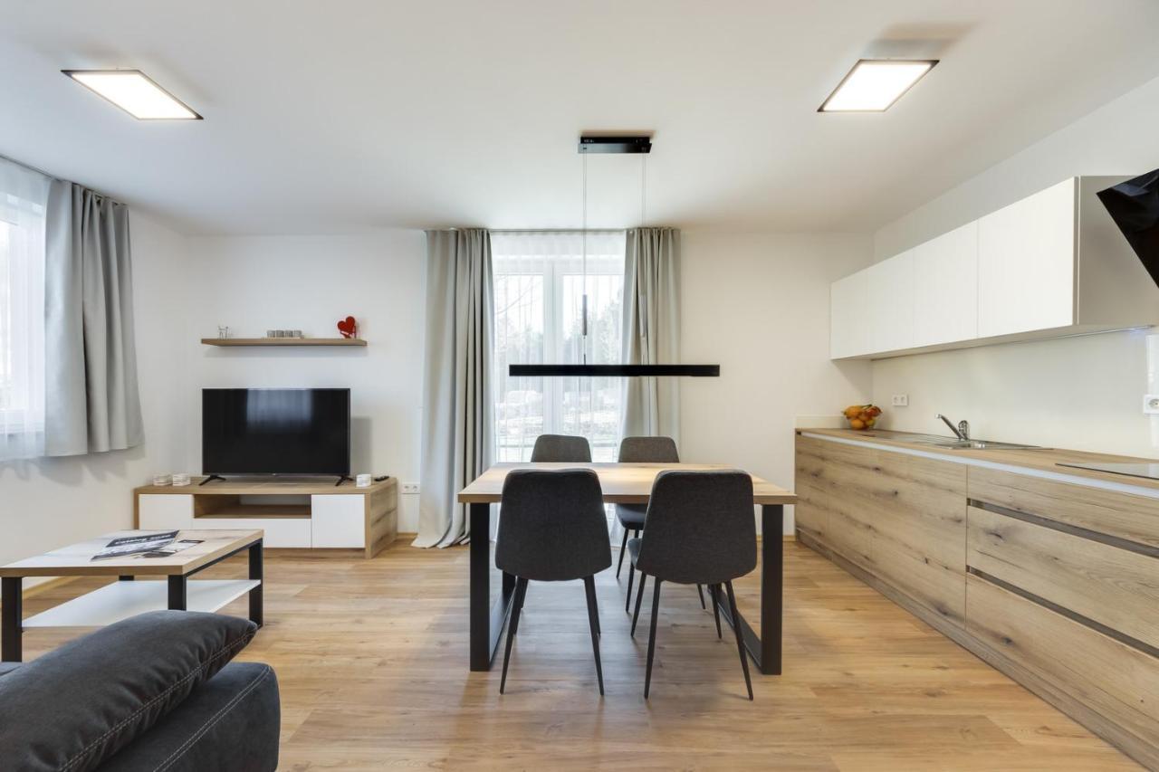 Chic Apartments With Balcony And Spa In Mojstrana Eksteriør billede