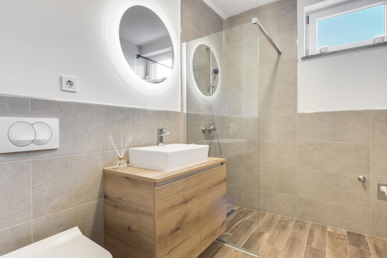 Chic Apartments With Balcony And Spa In Mojstrana Eksteriør billede