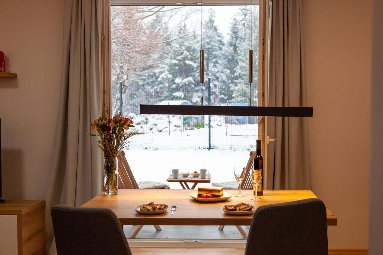 Chic Apartments With Balcony And Spa In Mojstrana Eksteriør billede