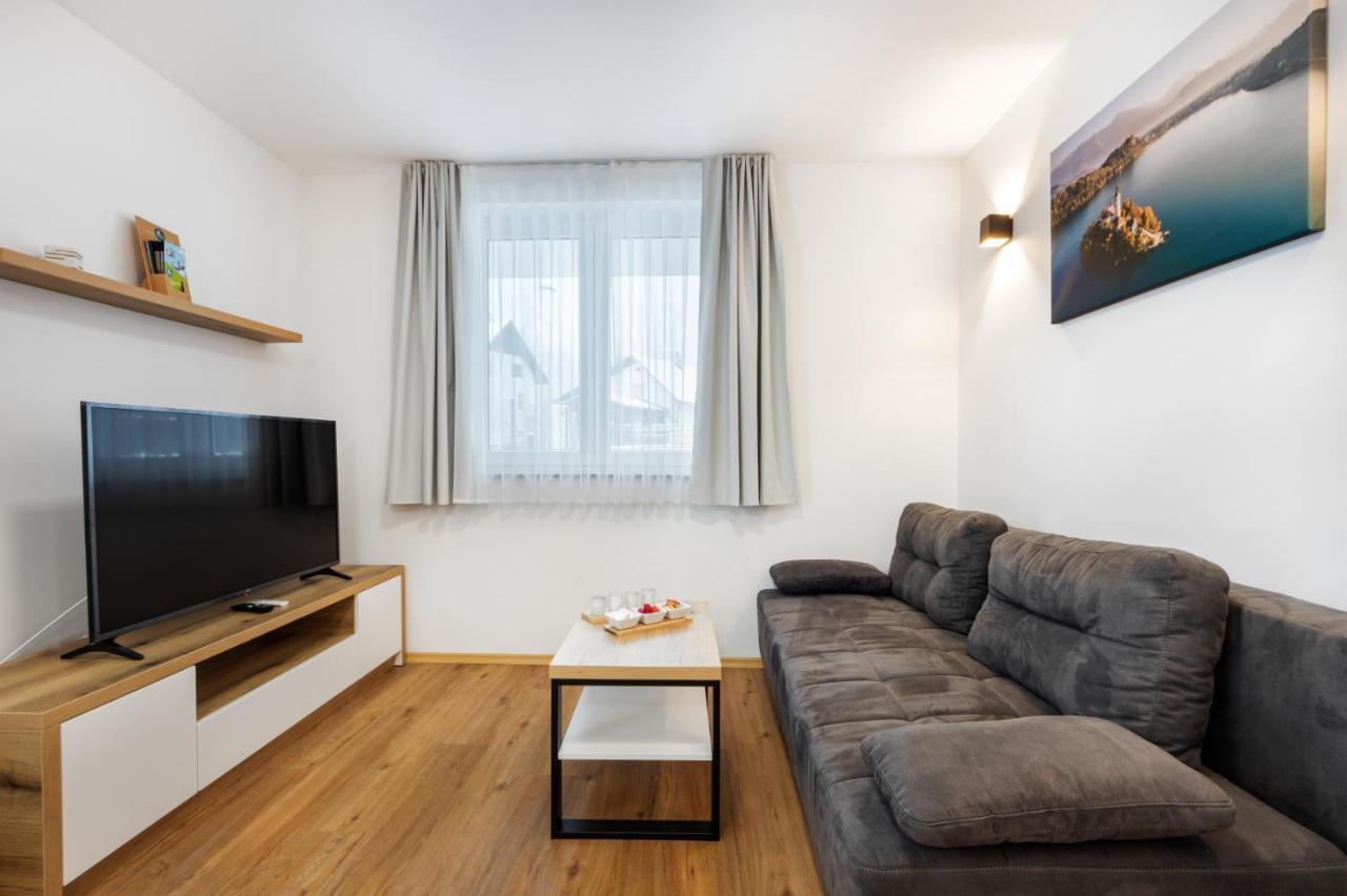 Chic Apartments With Balcony And Spa In Mojstrana Eksteriør billede